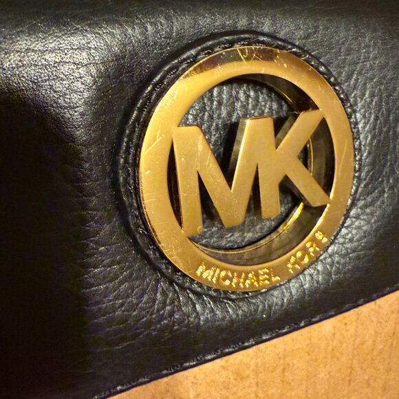 Michael Kors Pebbled Leather Card Wallet - Black - Picture 14 of 14